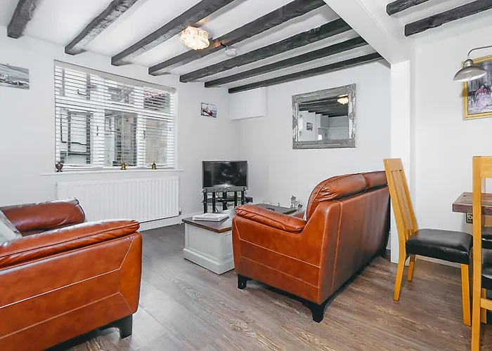 5 Ivy Yard Γουίτμπι